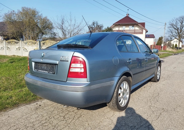 Skoda Octavia cena 8800 przebieg: 189000, rok produkcji 2002 z Zwoleń małe 301